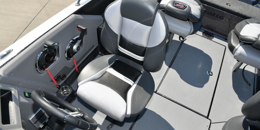 Everglades 230 cc w/ 250 verado