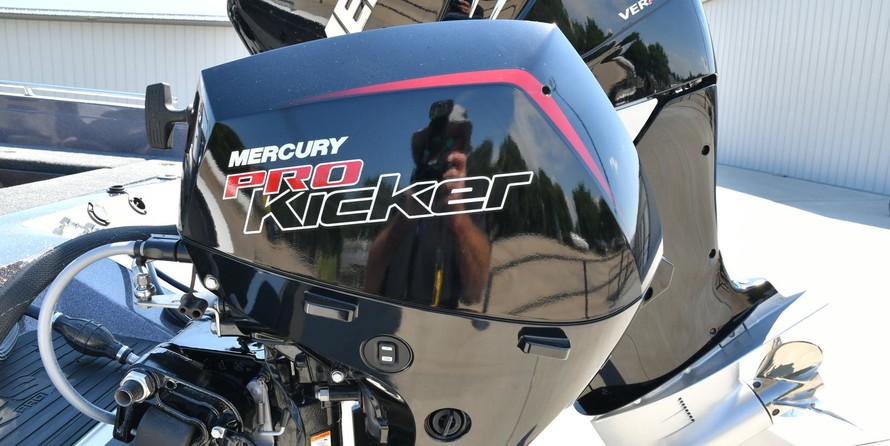 Everglades 230 cc w/ 250 verado