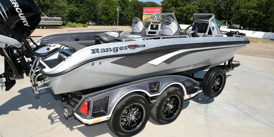 Everglades 230 cc w/ 250 verado