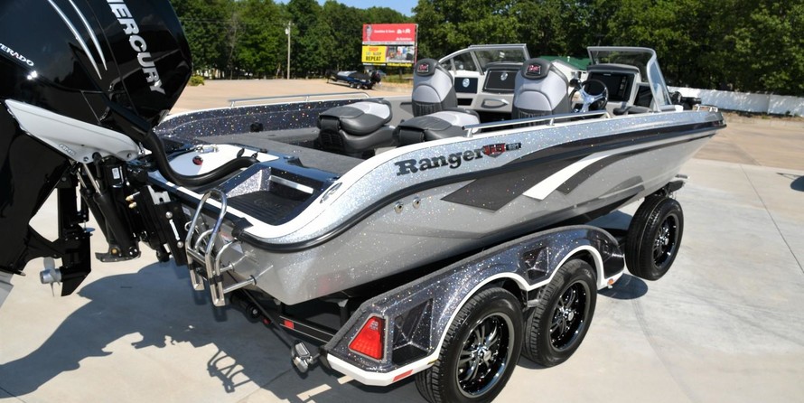 Everglades 230 cc w/ 250 verado