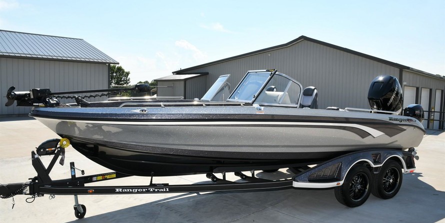 Everglades 230 cc w/ 250 verado