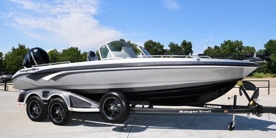 Everglades 230 cc w/ 250 verado