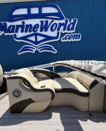 60 x 16 tri-toon passenger vessel