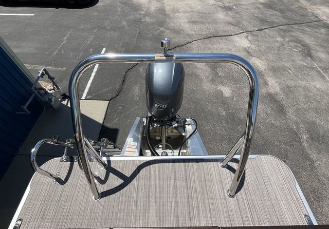 60 x 16 tri-toon passenger vessel