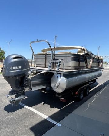 60 x 16 tri-toon passenger vessel