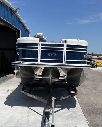 60 x 16 tri-toon passenger vessel