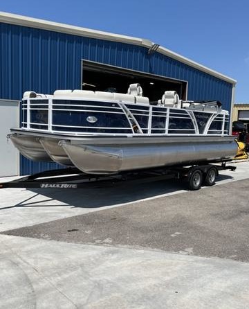 60 x 16 tri-toon passenger vessel
