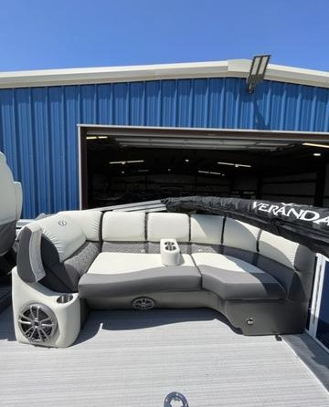 60 x 16 tri-toon passenger vessel