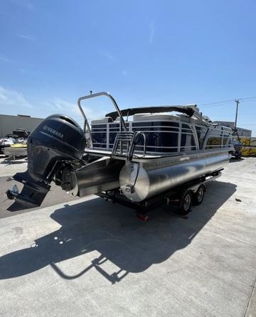 60 x 16 tri-toon passenger vessel