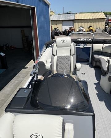 60 x 16 tri-toon passenger vessel