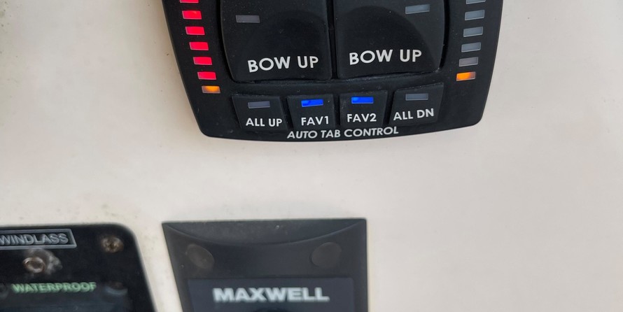 Grady-White Marlin 300