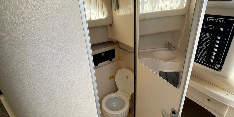 Grady-White Marlin 300