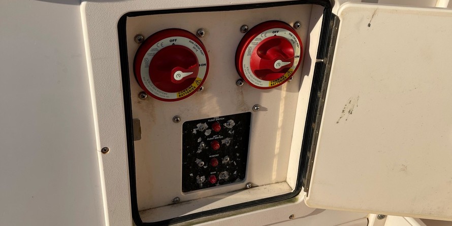 Grady-White Marlin 300