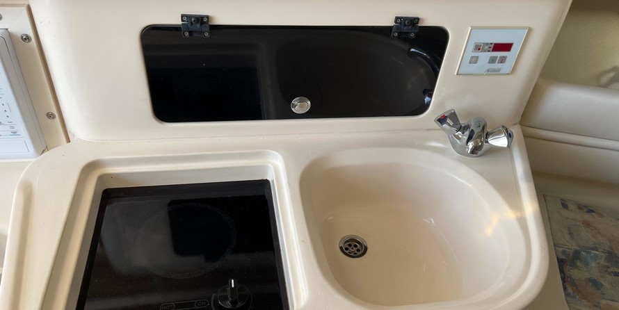 Grady-White Marlin 300