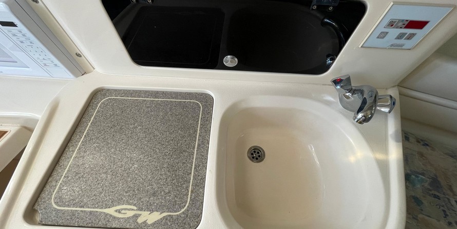 Grady-White Marlin 300