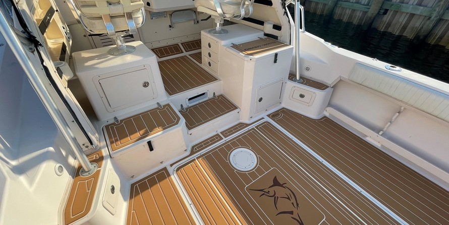 Grady-White Marlin 300