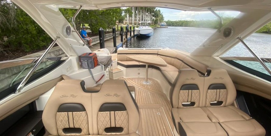 Sea Ray 350 SLX