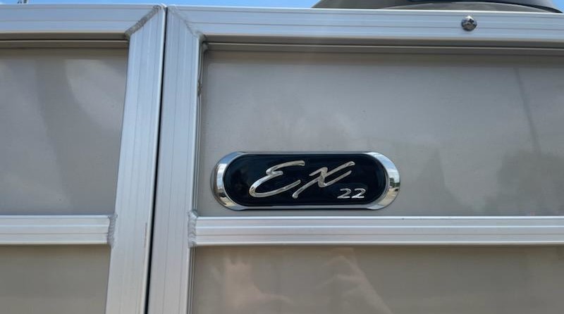 Starcraft Marine EX 22 R