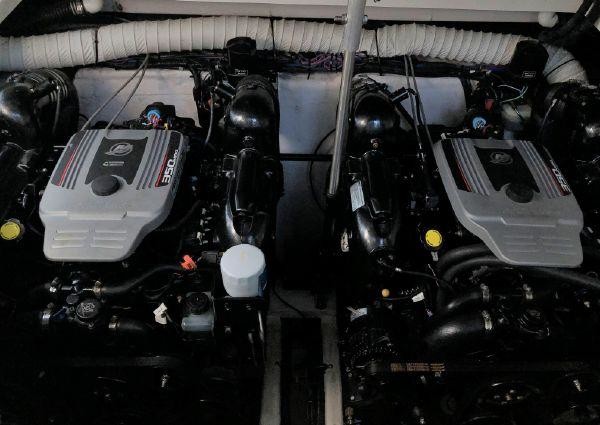 Rinker 310 Express Cruiser