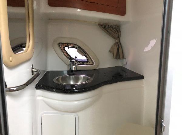 Rinker 310 Express Cruiser