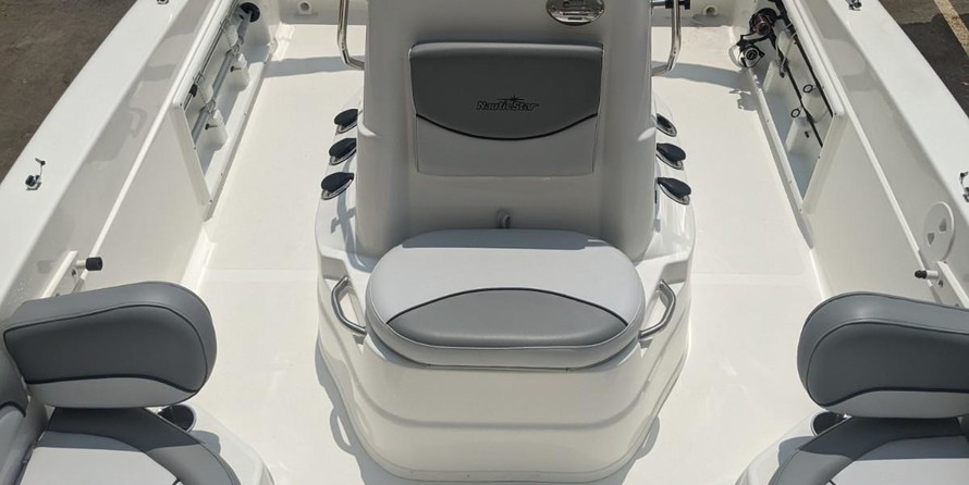 Nauticstar 211