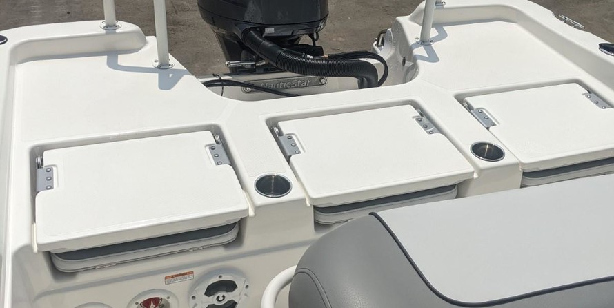 Nauticstar 211