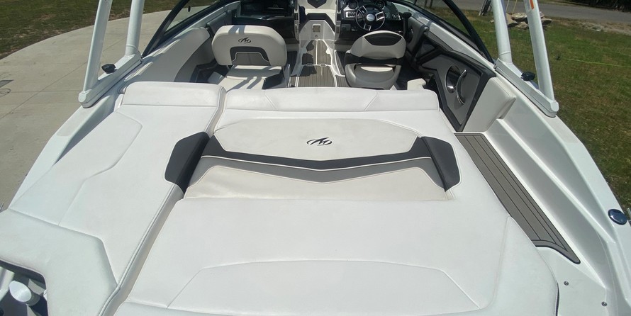 Monterey 218 Super Sport