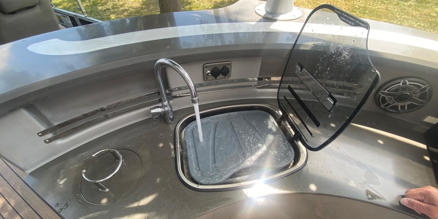 Premier Pontoons Boundary Waters 310 Sky Deck