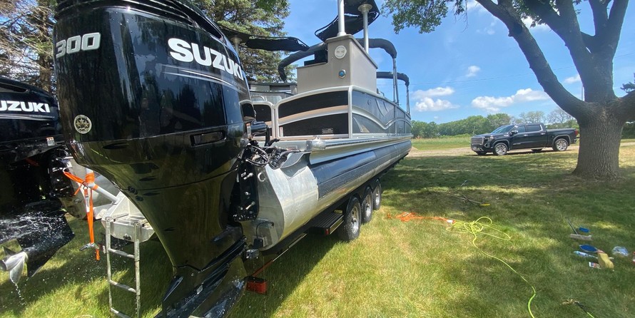 Premier Pontoons Boundary Waters 310 Sky Deck