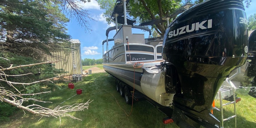 Premier Pontoons Boundary Waters 310 Sky Deck