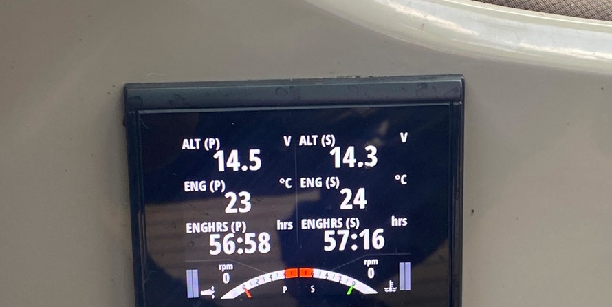 Premier Pontoons Boundary Waters 310 Sky Deck