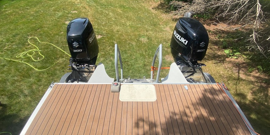 Premier Pontoons Boundary Waters 310 Sky Deck