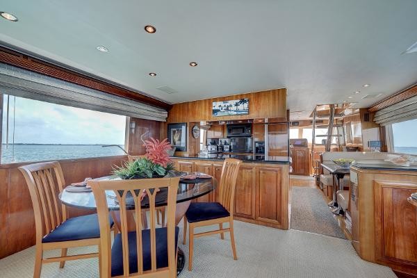 Hatteras 74 Sport Deck Motor Yacht