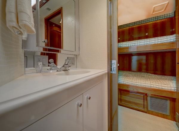 Hatteras 74 Sport Deck Motor Yacht