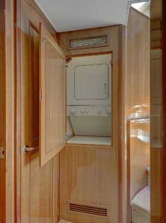 Hatteras 74 Sport Deck Motor Yacht