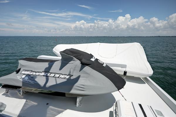 Hatteras 74 Sport Deck Motor Yacht