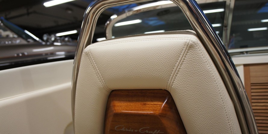 Chris-Craft Launch 27