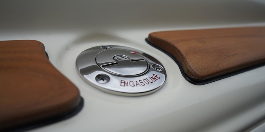 Chris-Craft Launch 27