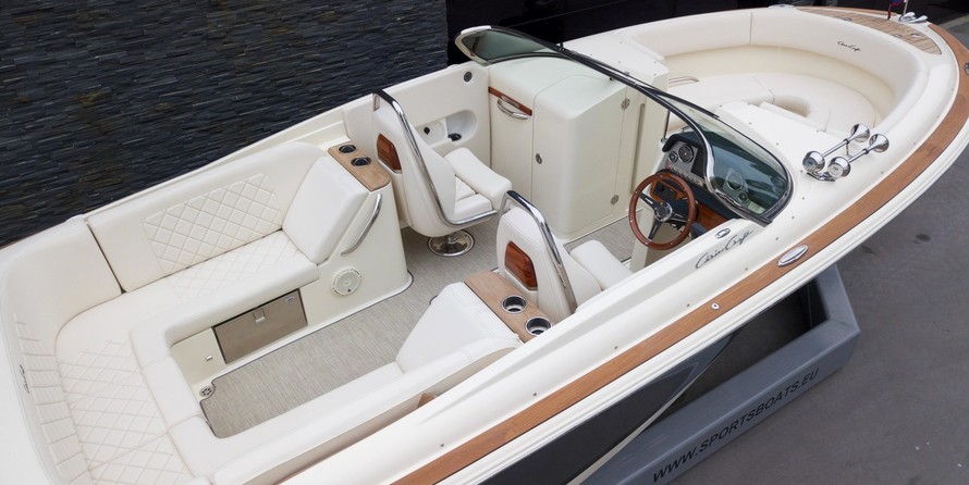 Chris-Craft Launch 27