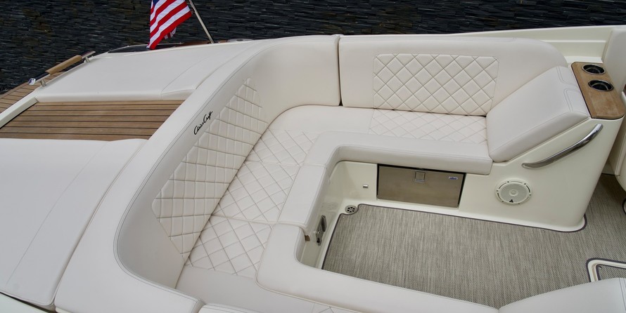 Chris-Craft Launch 27