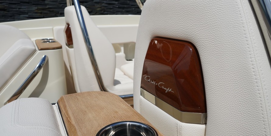 Chris-Craft Launch 27