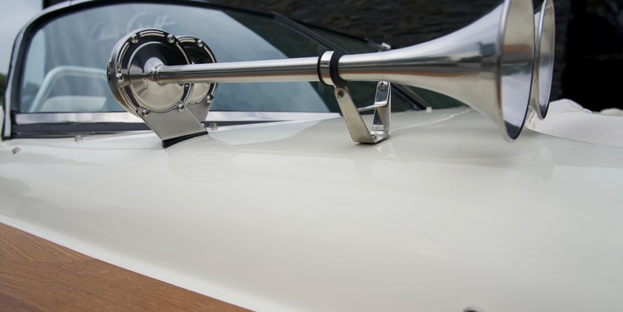 Chris-Craft Launch 27