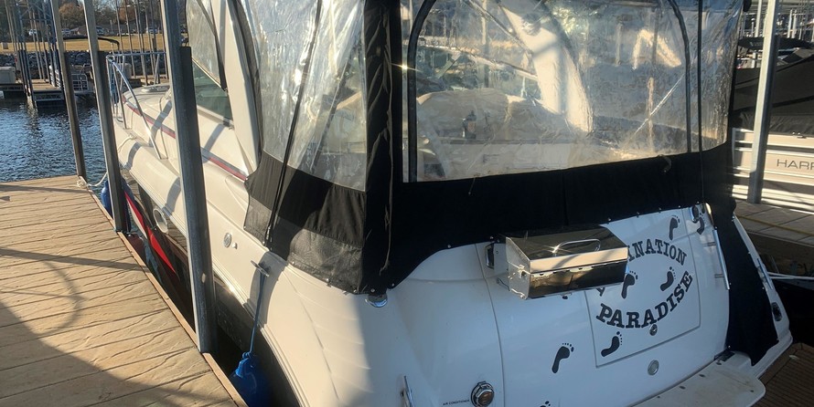 Rinker 320 Express Cruiser
