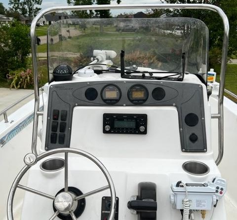 Sea Hunt Triton 186