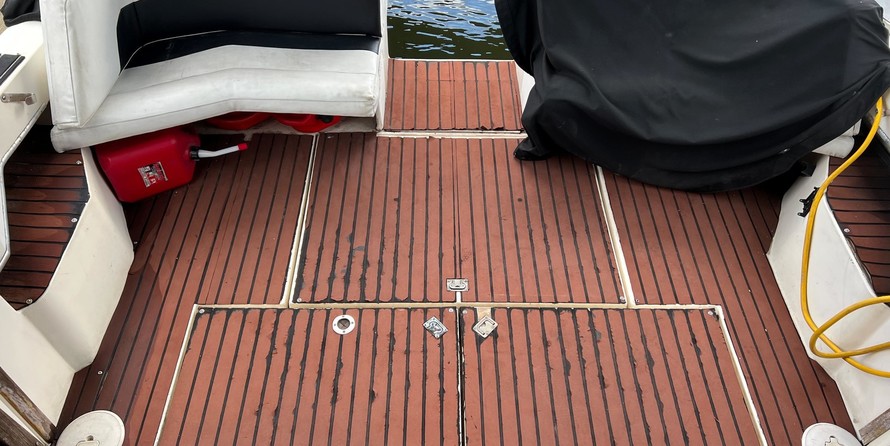 Cruisers yachts 298 villa vee