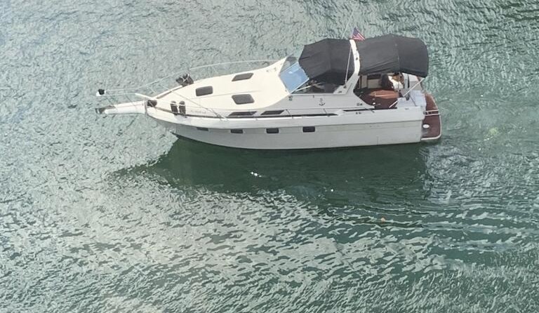 Cruisers yachts 298 villa vee