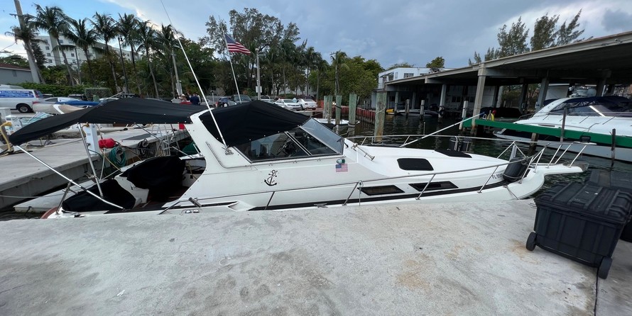 Cruisers yachts 298 villa vee