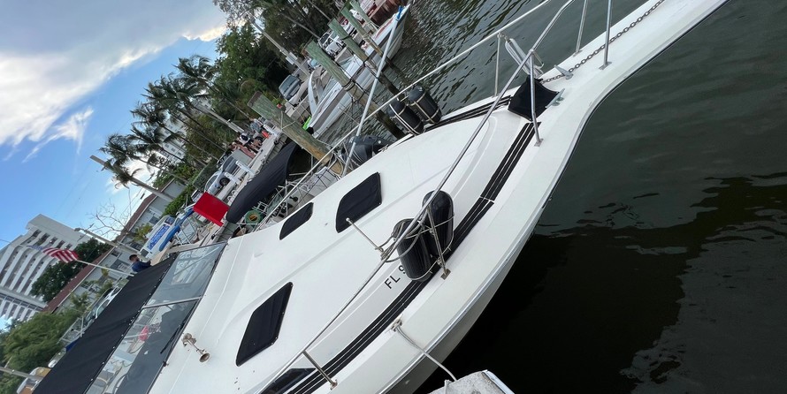 Cruisers yachts 298 villa vee