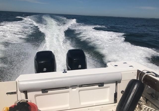 Boston Whaler 305 Conquest