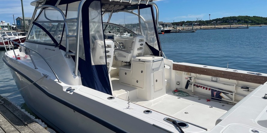Boston Whaler 305 Conquest